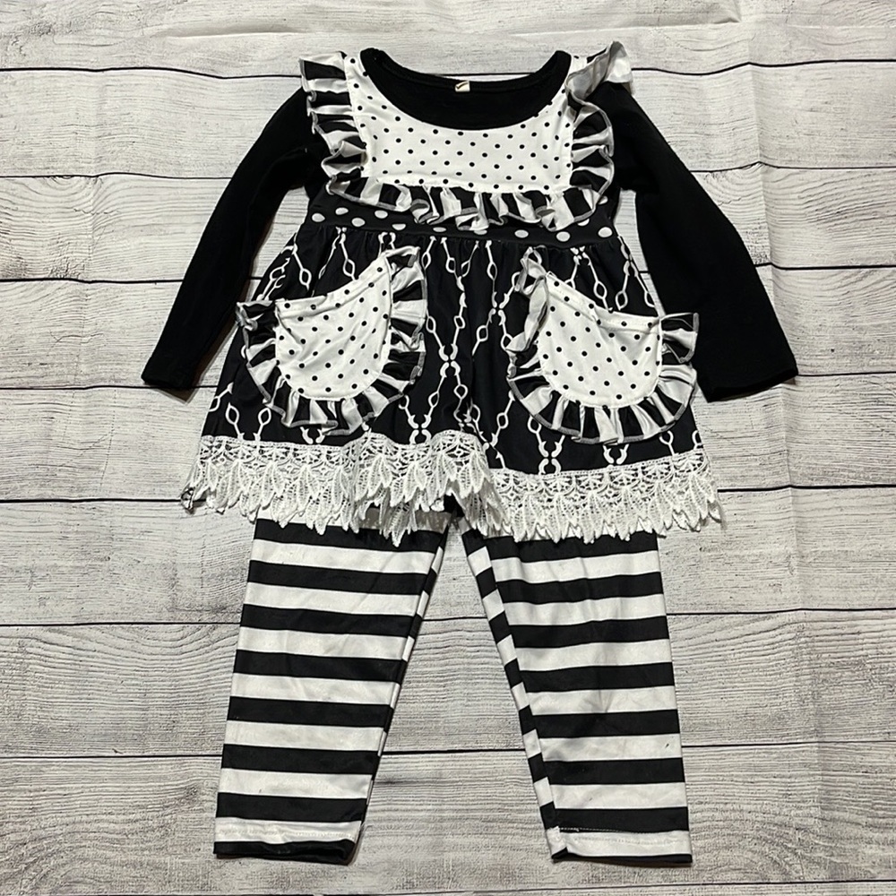 Black & White 2-Piece Boutique Outfit size 18/24 Months